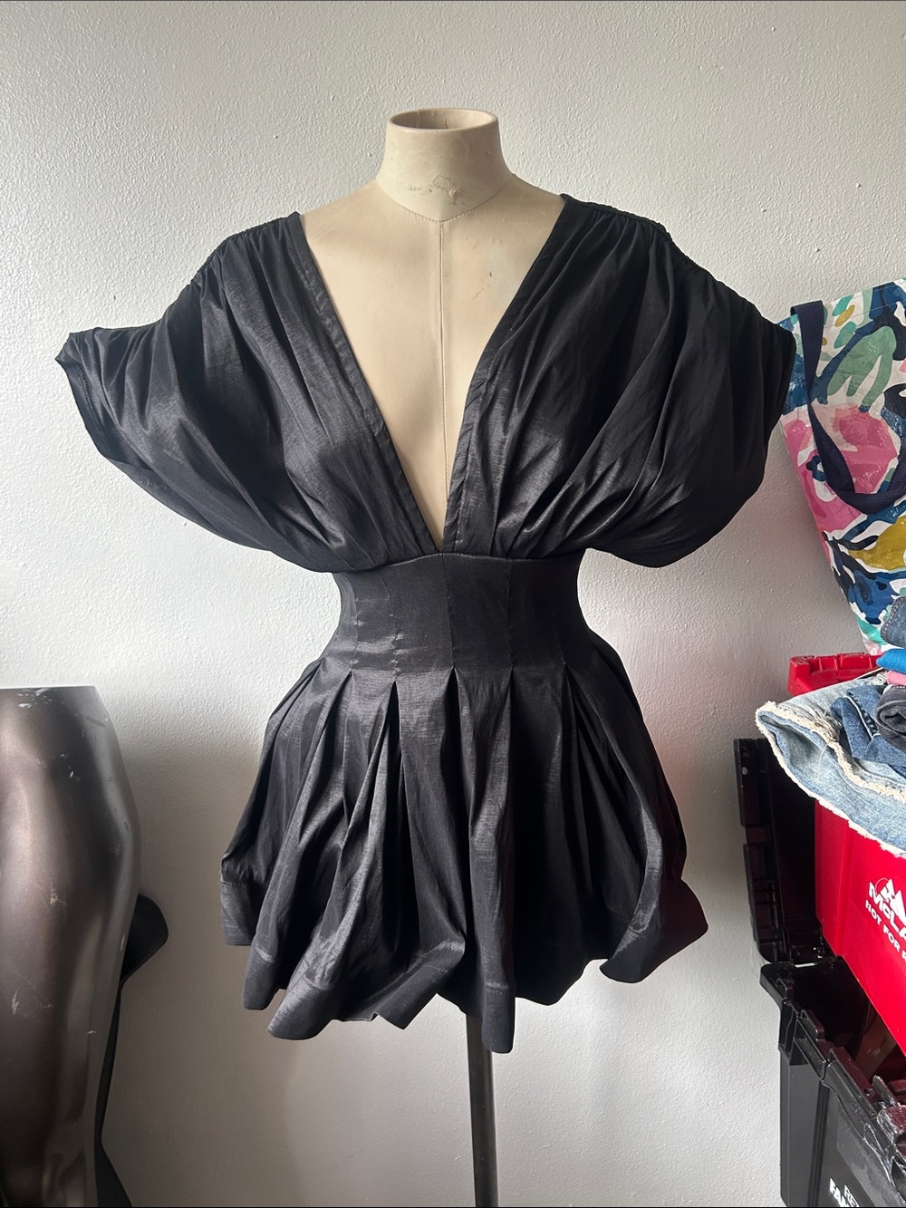 Black Deep  Casa icona dress V Pleated Waist Women's Top